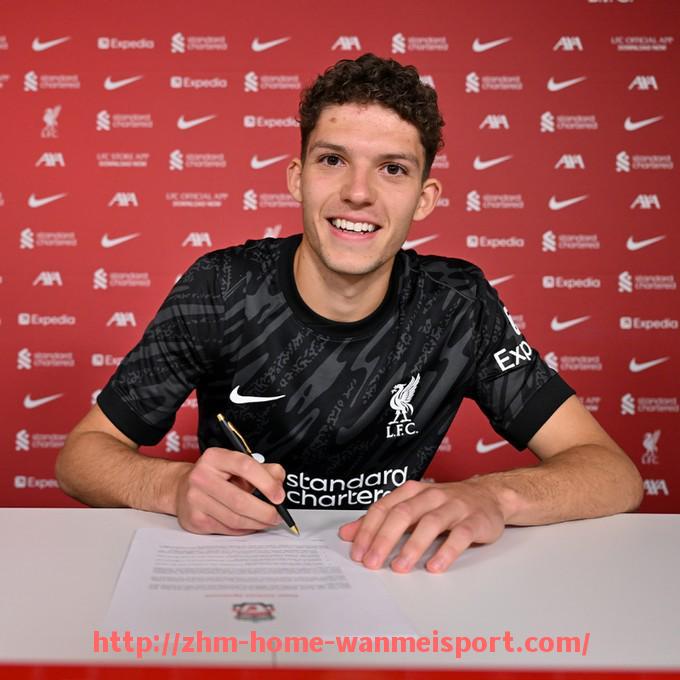 完美体育官方网站-世俱杯比赛服印花设计艺术与技术结合研究