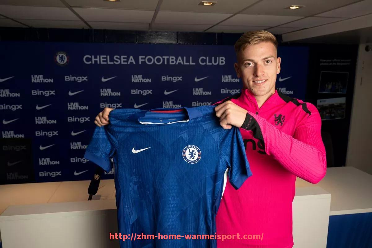 完美体育官方网站-法甲赛季最佳进攻球员：最佳进攻球员的评选与表现