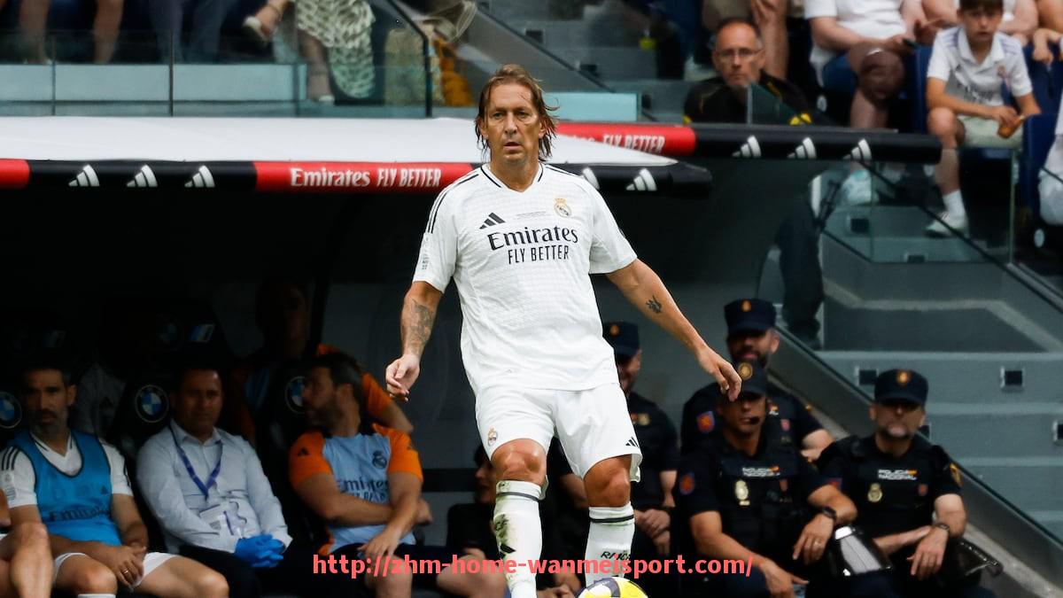 完美体育官方网站-NBA小个子球员的优势与战术地位分析